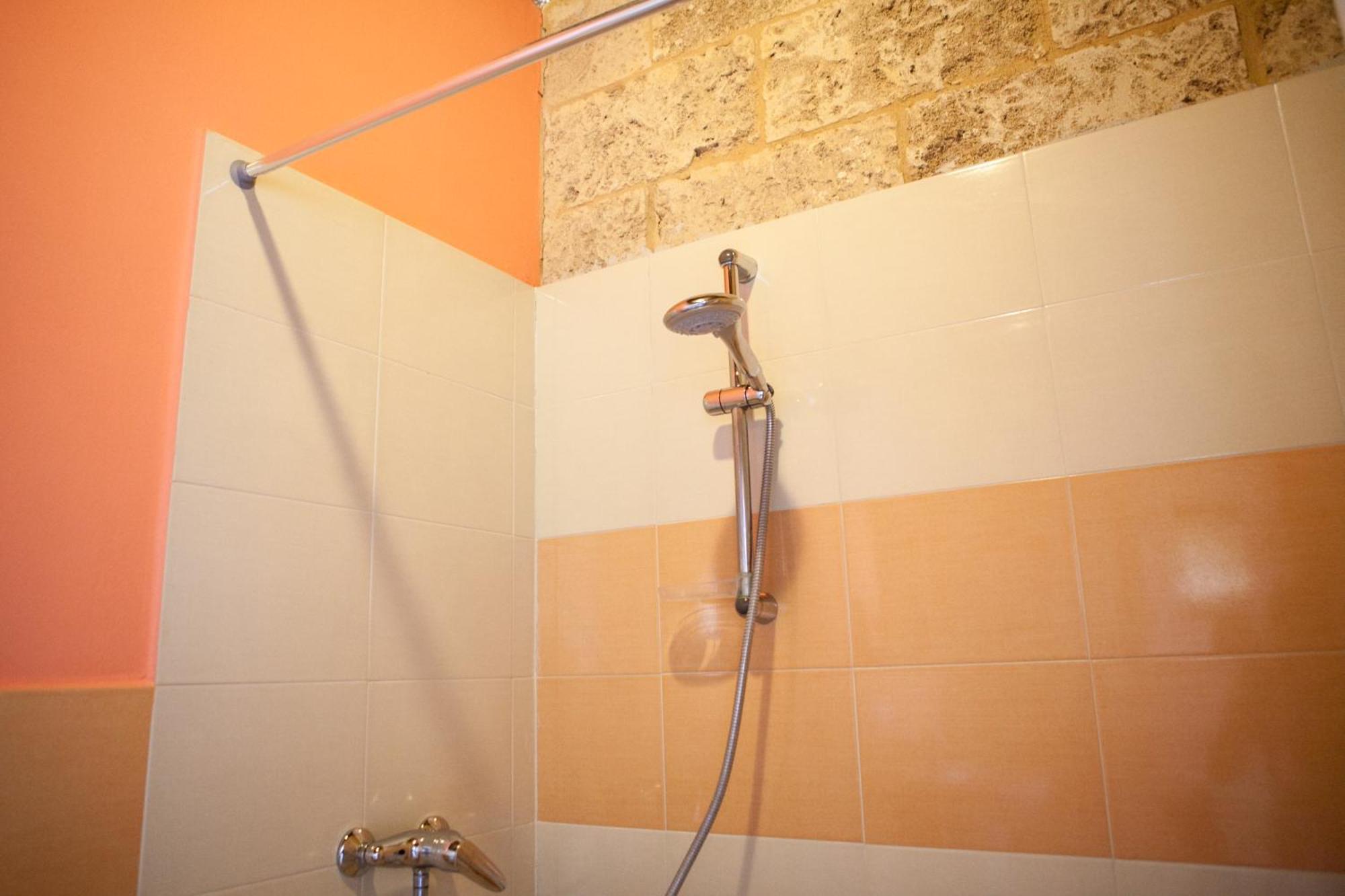 ساليس سالينتينو B&B I Tre Ulivi الغرفة الصورة